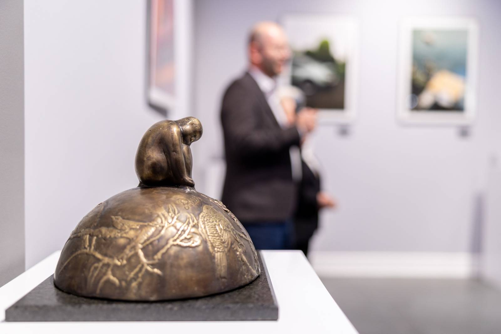 Galerie de artă în ansamblul rezidențial Cosmopolis 4 Sculptura Ana Rus 1
