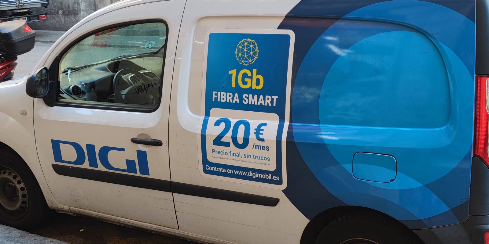 Grupul DIGI a obținut o finanțare de 200 mil. euro pentru extinderea rețelei de fibră optică în Euro...