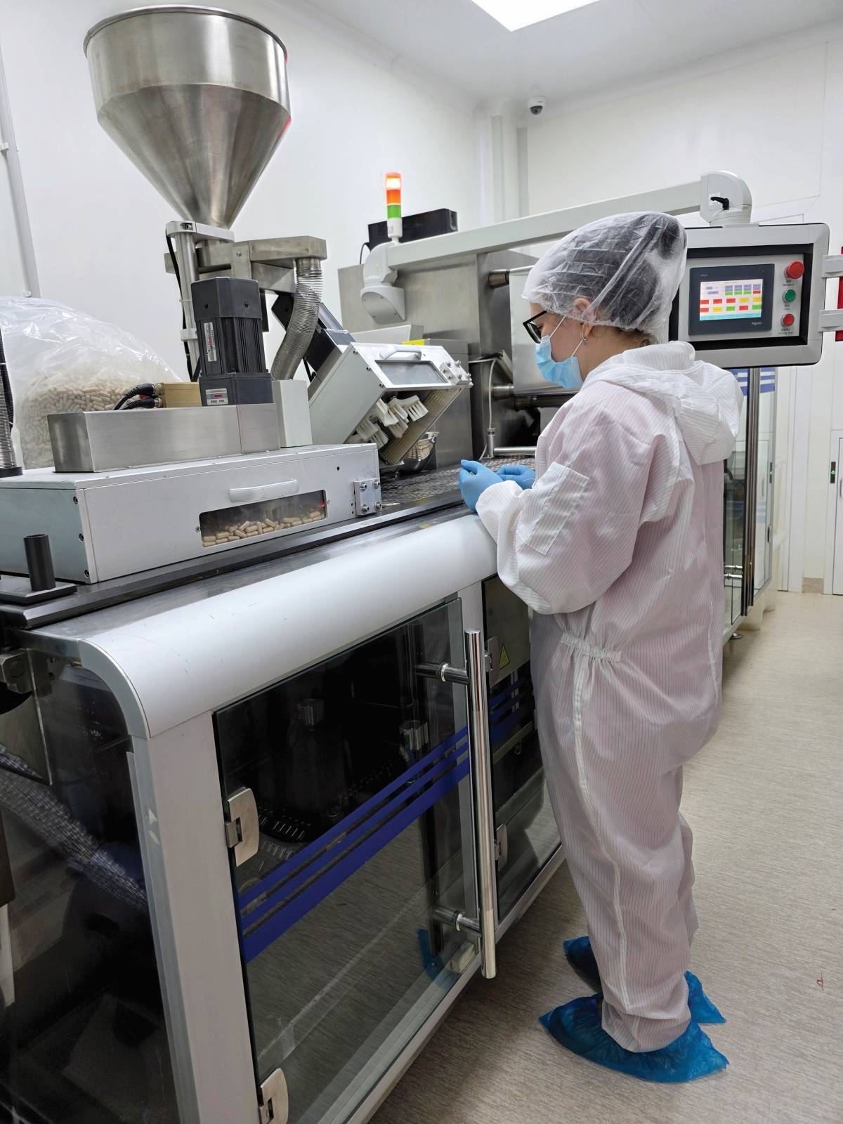 COSMO PHARM a investit 2 mil euro într-un laborator pentru cercetarea și producția suplimentelor ali...