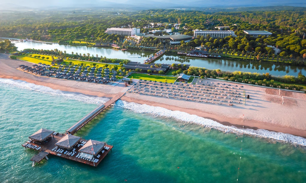 Pe malul Mării Mediterane, Gloria Golf Resort își confirmă statutul de destinație premium