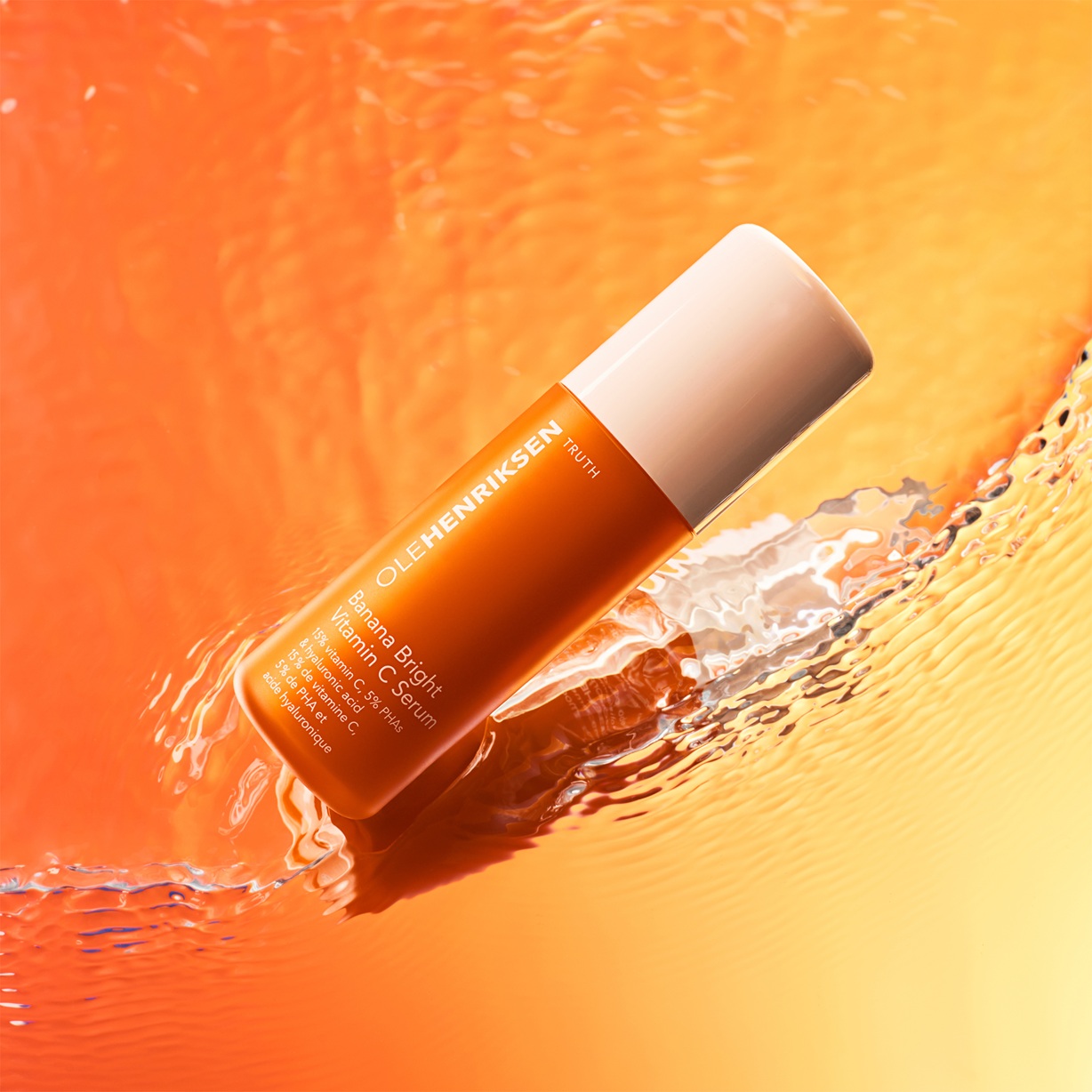 Notino aduce în România două noi branduri premium de skincare: OLEHENRIKSEN și SKKN by Kim