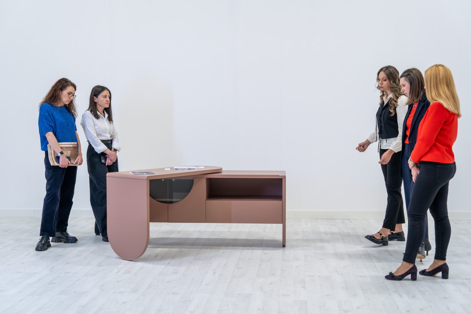 Mobexpert a produs comoda multifuncţională proiectată de studenta câştigătoare a competiţiei Inspode...