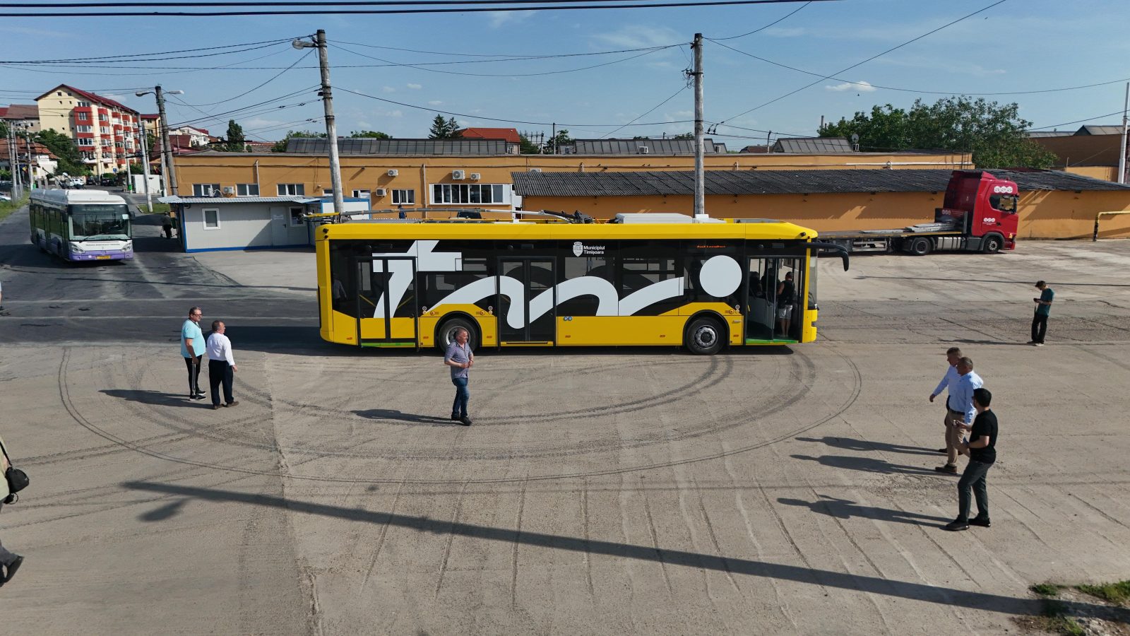 Primul troleibuz Bozankaya, din lotul celor 33 de vehicule achiziționate de municipalitate, a ajuns ...