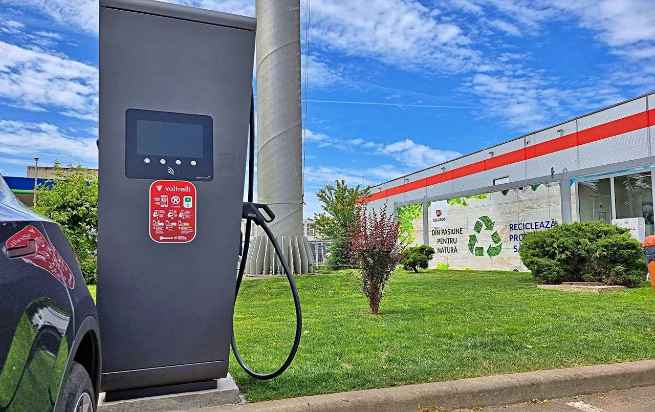 Selgros instalează stații de încărcare pentru mașinile electrice