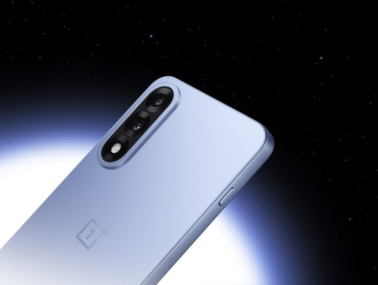 OnePlus Nord 5 Product still DryIce