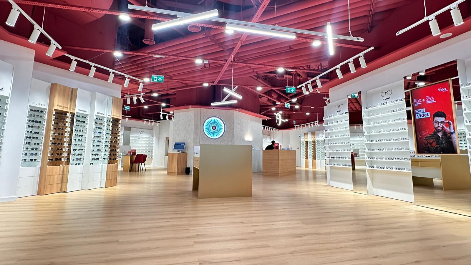 Videt deschide un nou showroom de optică, o investiție de 300.000 de euro
