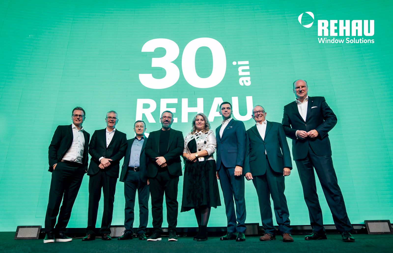 30 de ani de succes în România: REHAU Window Solutions sărbătorește aniversarea împreună cu clienții...