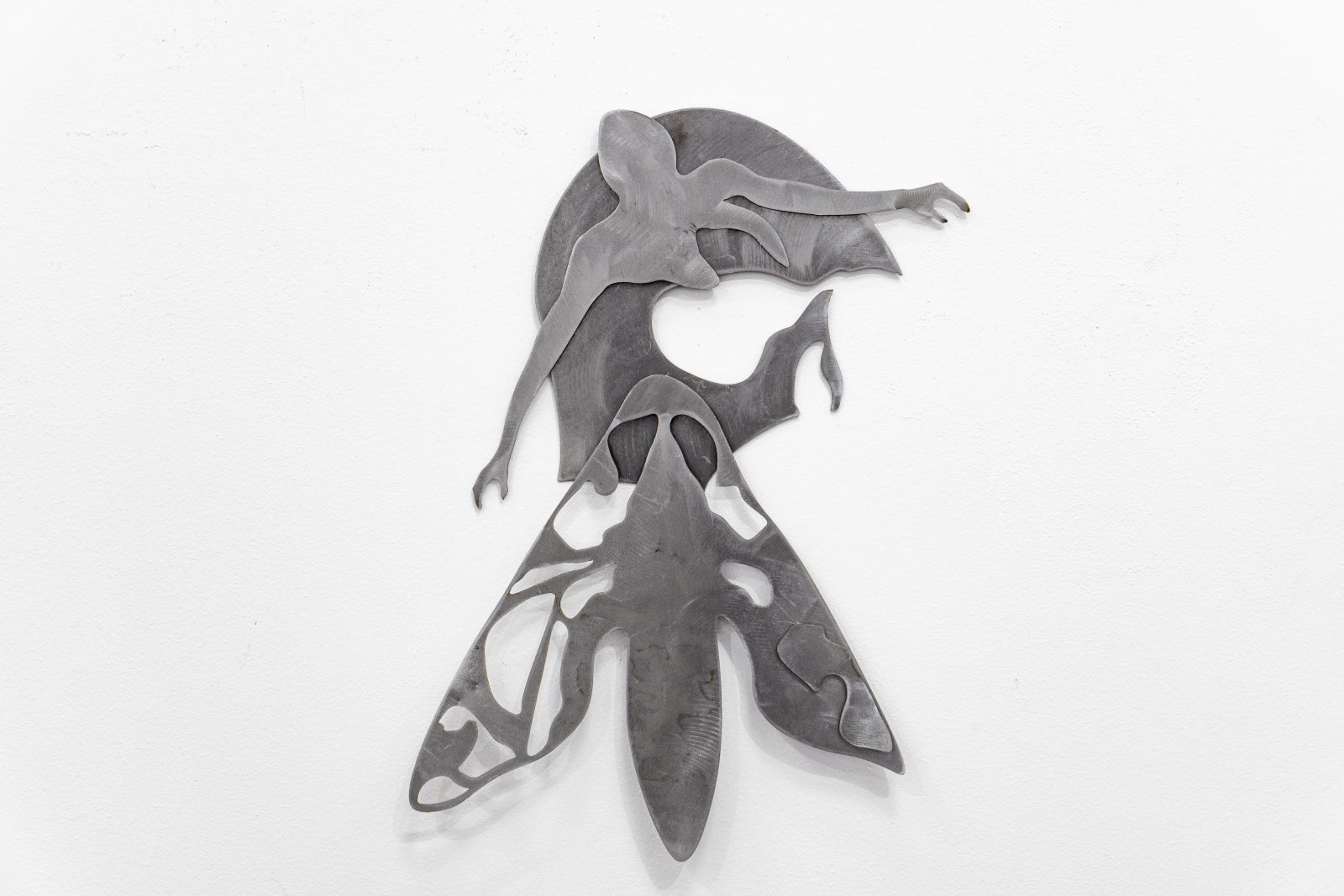 A moment of Life and Death obiect sculptural din table si magneti 30x40 cm 2025