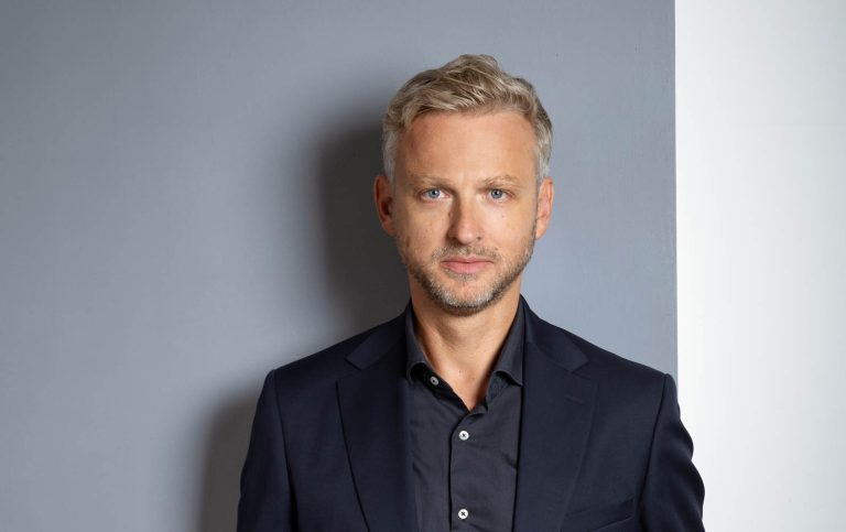 Cosmin Nastasă, Data Revolt