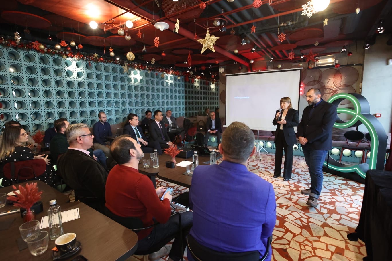 Salt Bank 10 Decembrie 2025 4