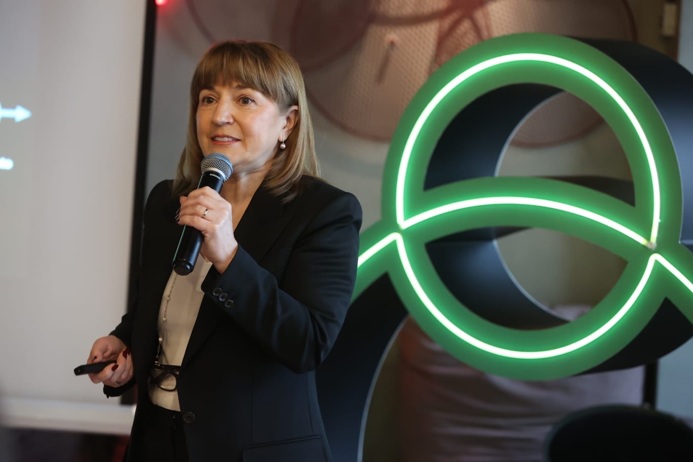 Salt Bank 10 Decembrie 2025 5