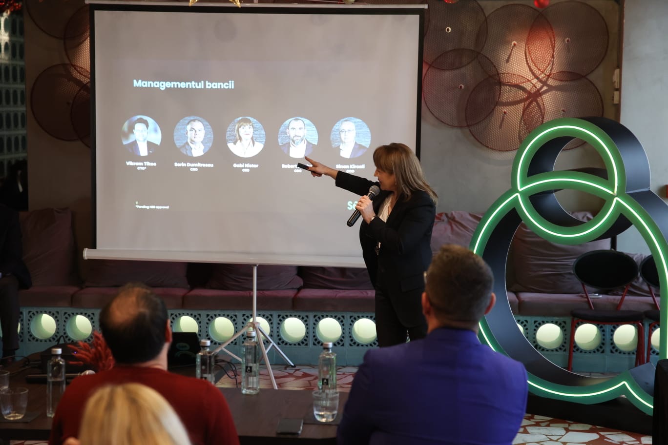 Salt Bank 10 Decembrie 2025 8