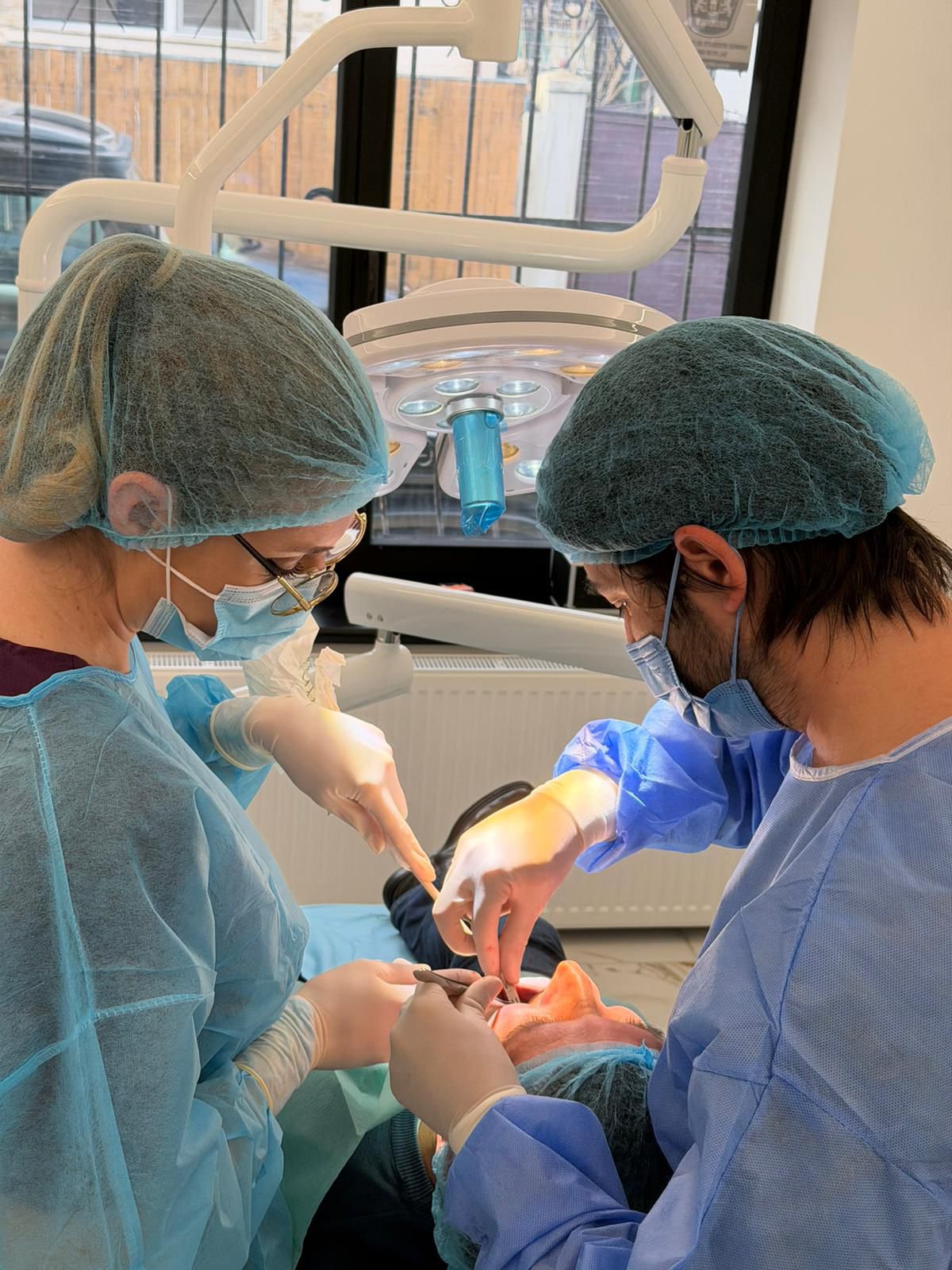 Laser Dent Medical, o rețea construită în jurul tehnologiei laser 2 WhatsApp Image 2025 12 12 at 10.52.48