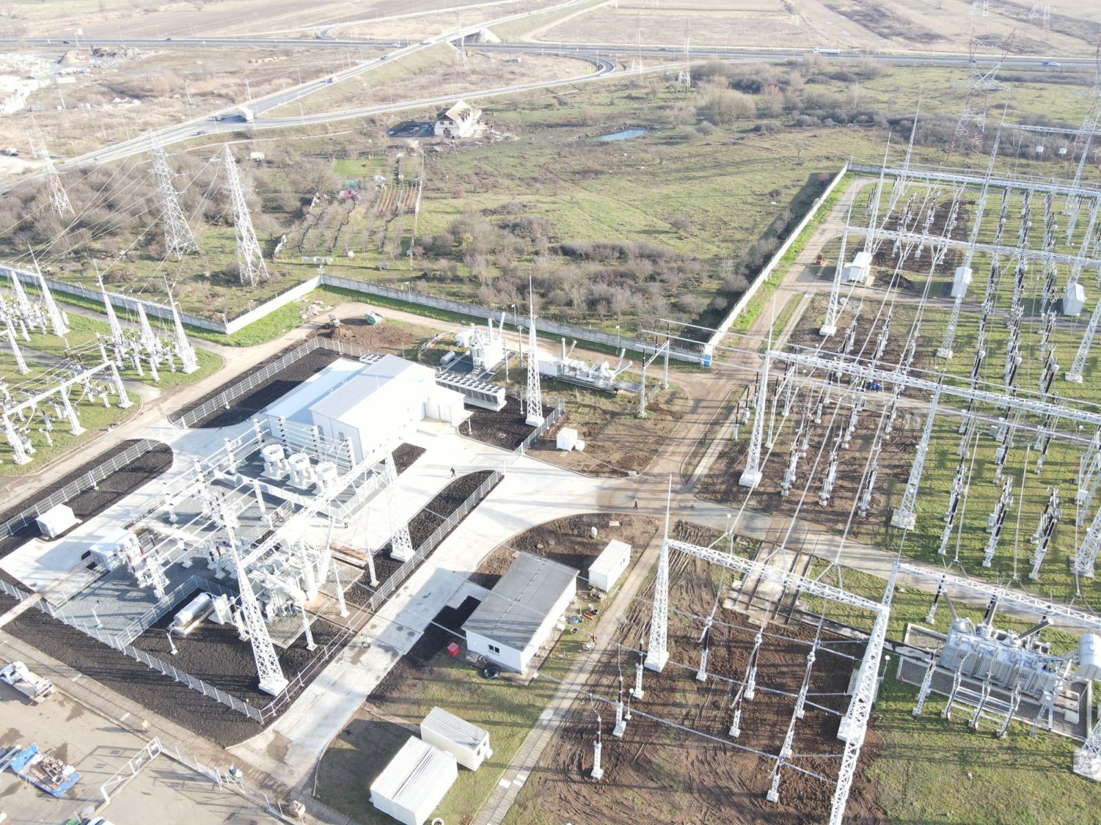 Prima instalație de compensare a energiei reactive de tip STATCOM, pusă în funcțiune la Sibiu 1 energie electrica statie de transformare transelectrica sibiu statcom curent 1