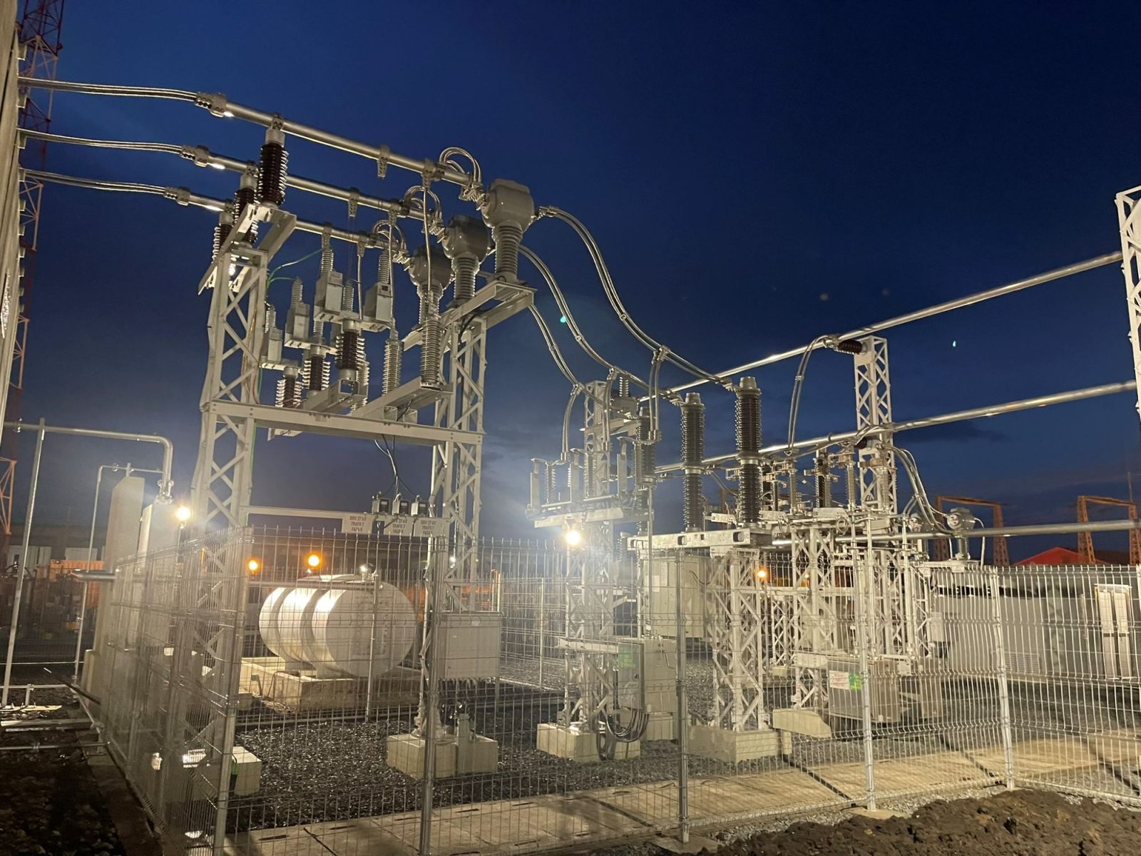 Prima instalație de compensare a energiei reactive de tip STATCOM, pusă în funcțiune la Sibiu 5 energie electrica statie de transformare transelectrica sibiu statcom curent 5