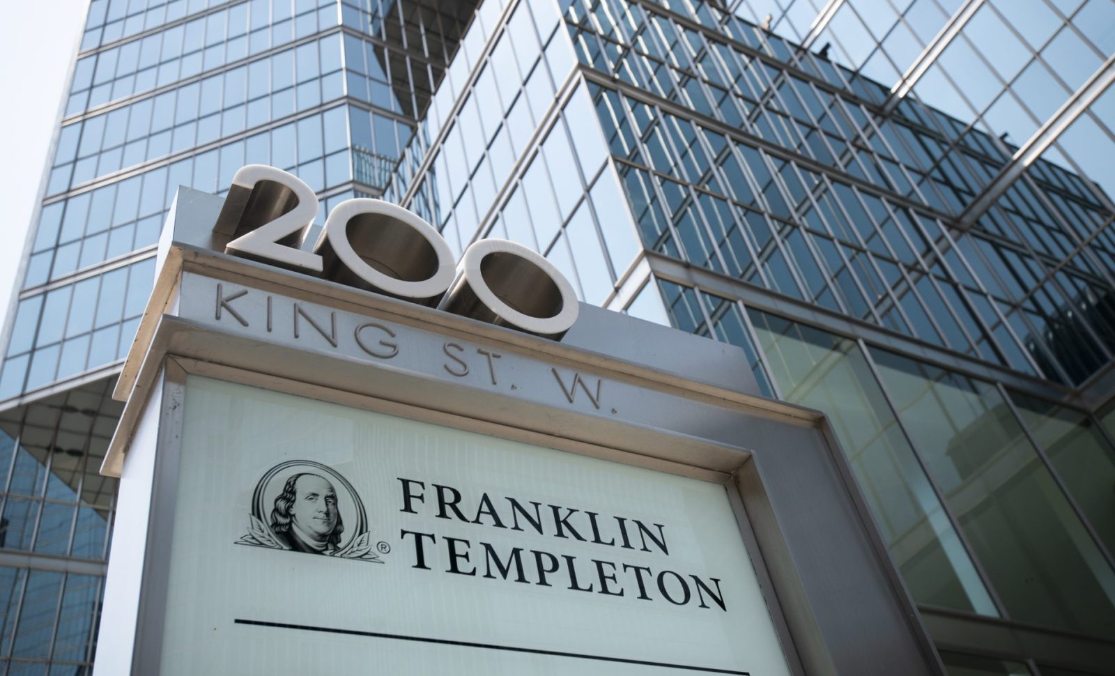 Franklin Templeton se retrage din procesul de selecție pentru numirea Administratorului al Fondului Proprietatea 5 franklin templeton
