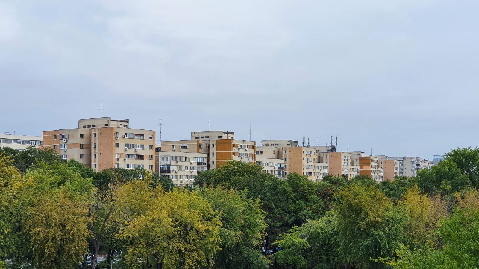 Investițiile în apartamente cu două camere în București sunt cele mai rentabile. Analiză 1 blocuri apartamente dreamstime l 198581414