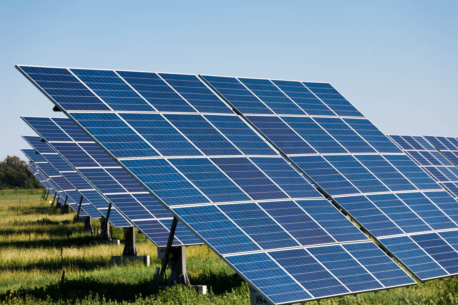 energie solară - panouri fotovoltaice