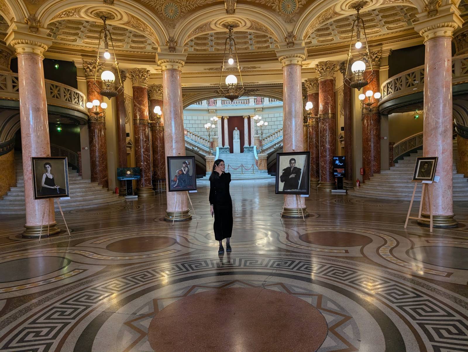 Un dialog cu artista Ilinca Țoța: autoportertul ca formă principală de exprimare