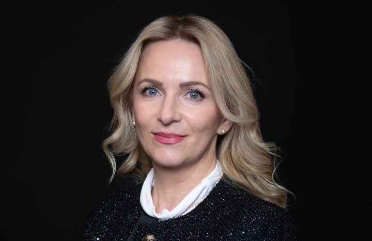 Andreea Mihnea VP People eMAG 1 e1774339532894