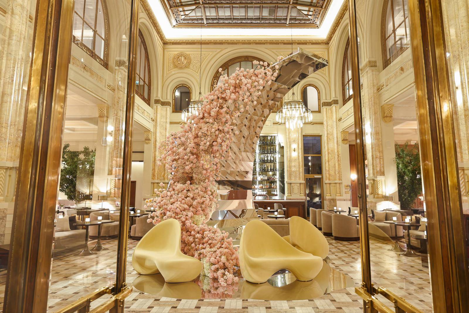 The Marmorosch Bucharest aduce arta contemporană în prim-plan 2 MarmoroshSpringMP 1