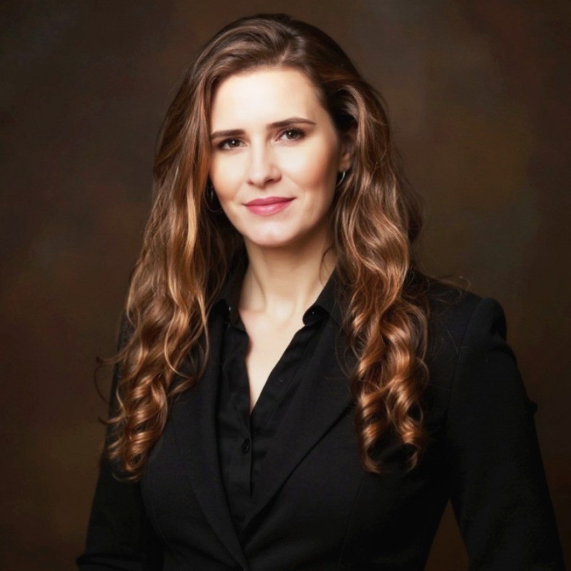 Alina Popescu Director Marketing COSMO PHARM