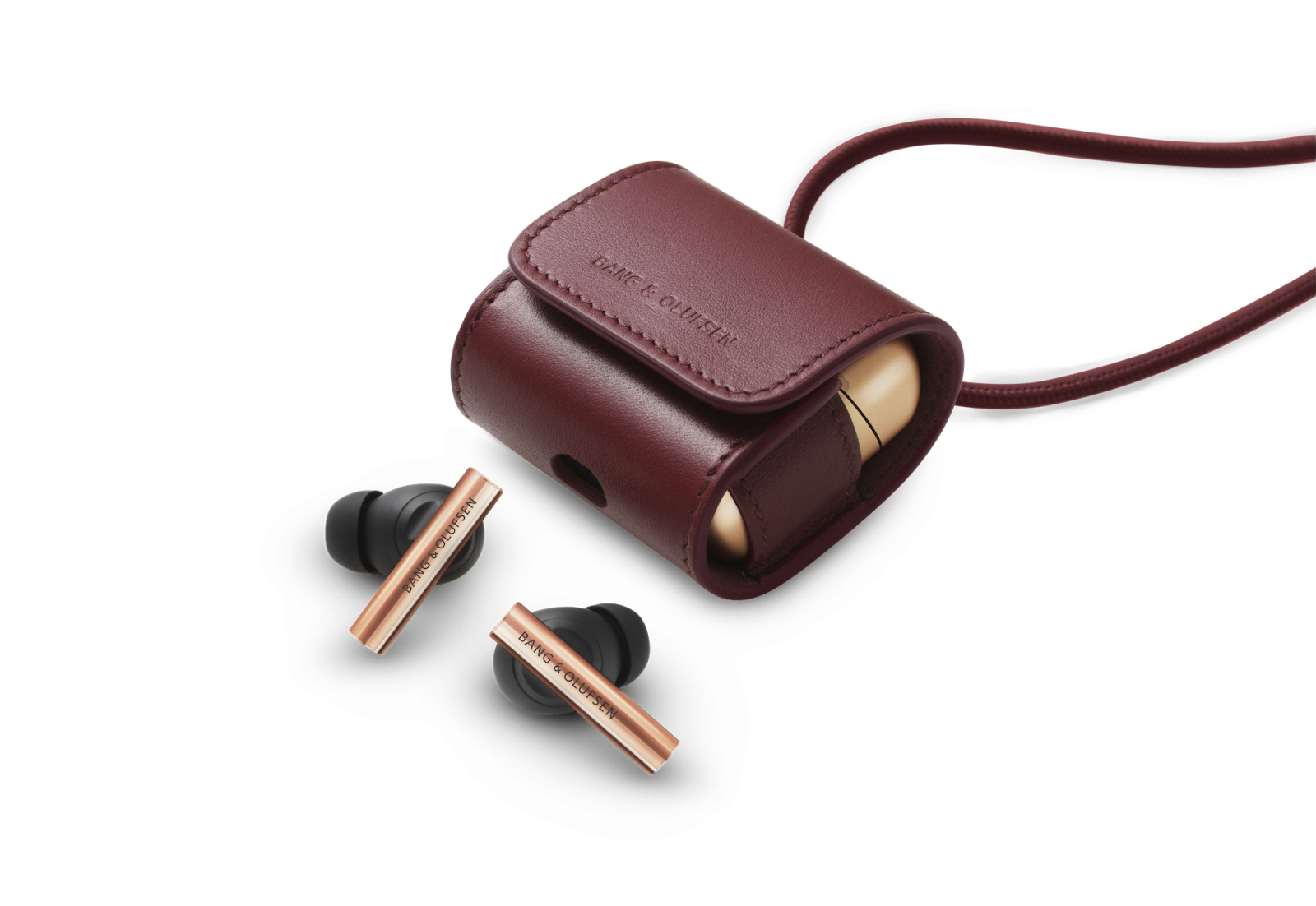 Bang & Olufsen lansează căștile Beo Grace în nuanța Honey Tone 3 Beo Grace Pouch Red 0004