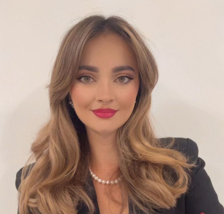 Dr. Talpos Oana MBA Vicepresedinte COSMO PHARM e1775028894816