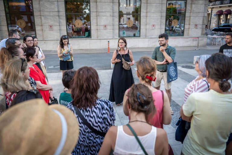 Harta construita de carti Cristina Foarfa si Gruia Badescu