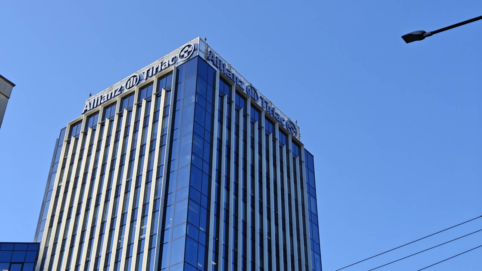 Allianz-Țiriac lansează o asigurare împotriva pierderii locuinței 1 Allianz Tiriac București