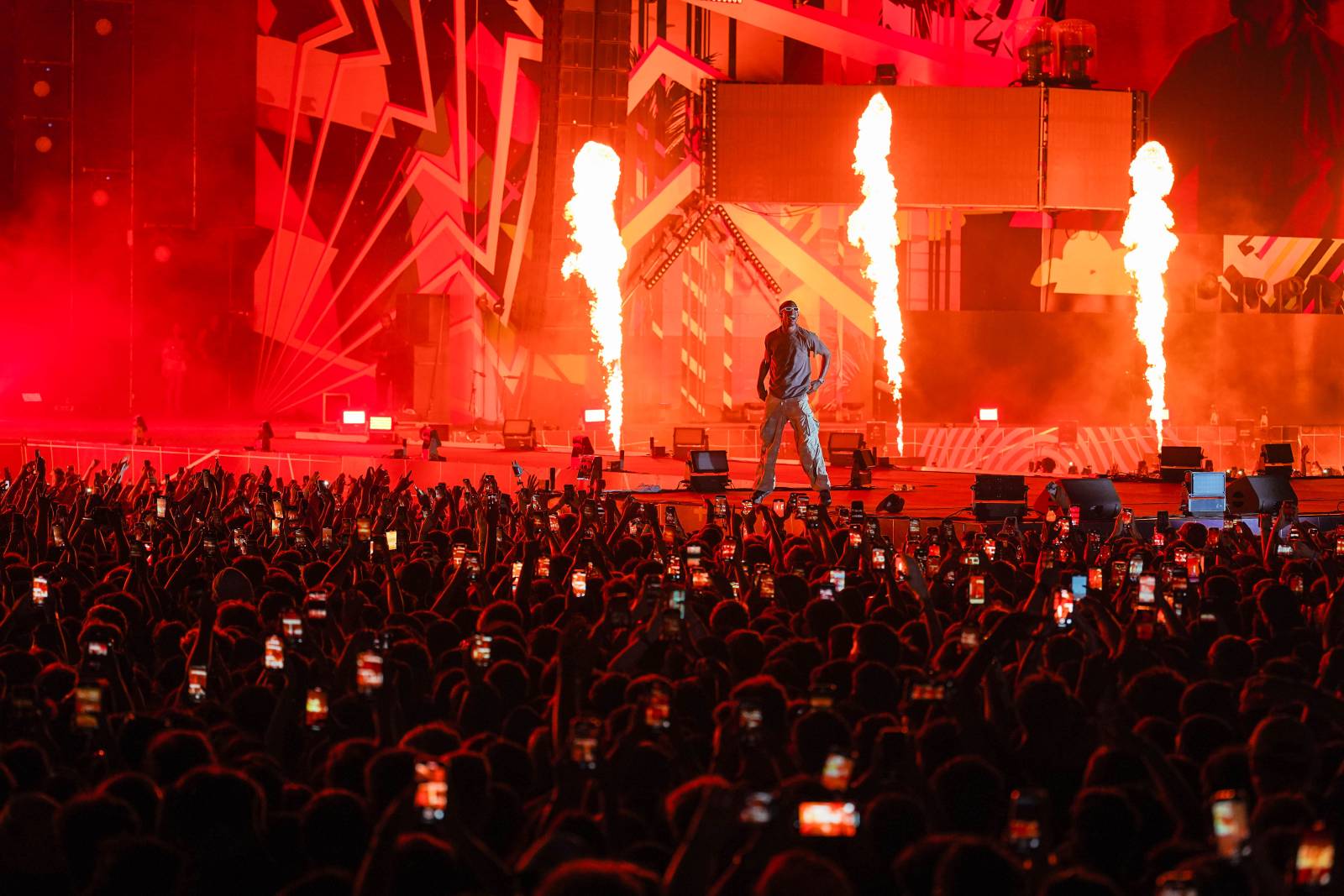 Travis Scott Beach Please 2024