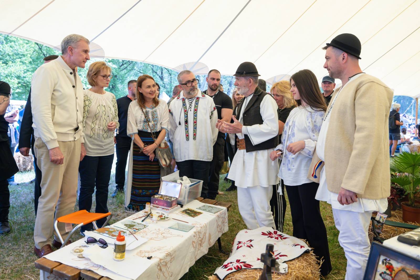 Turul micilor producatori si al artizanilor din festivalul Suflet de Romania 2026