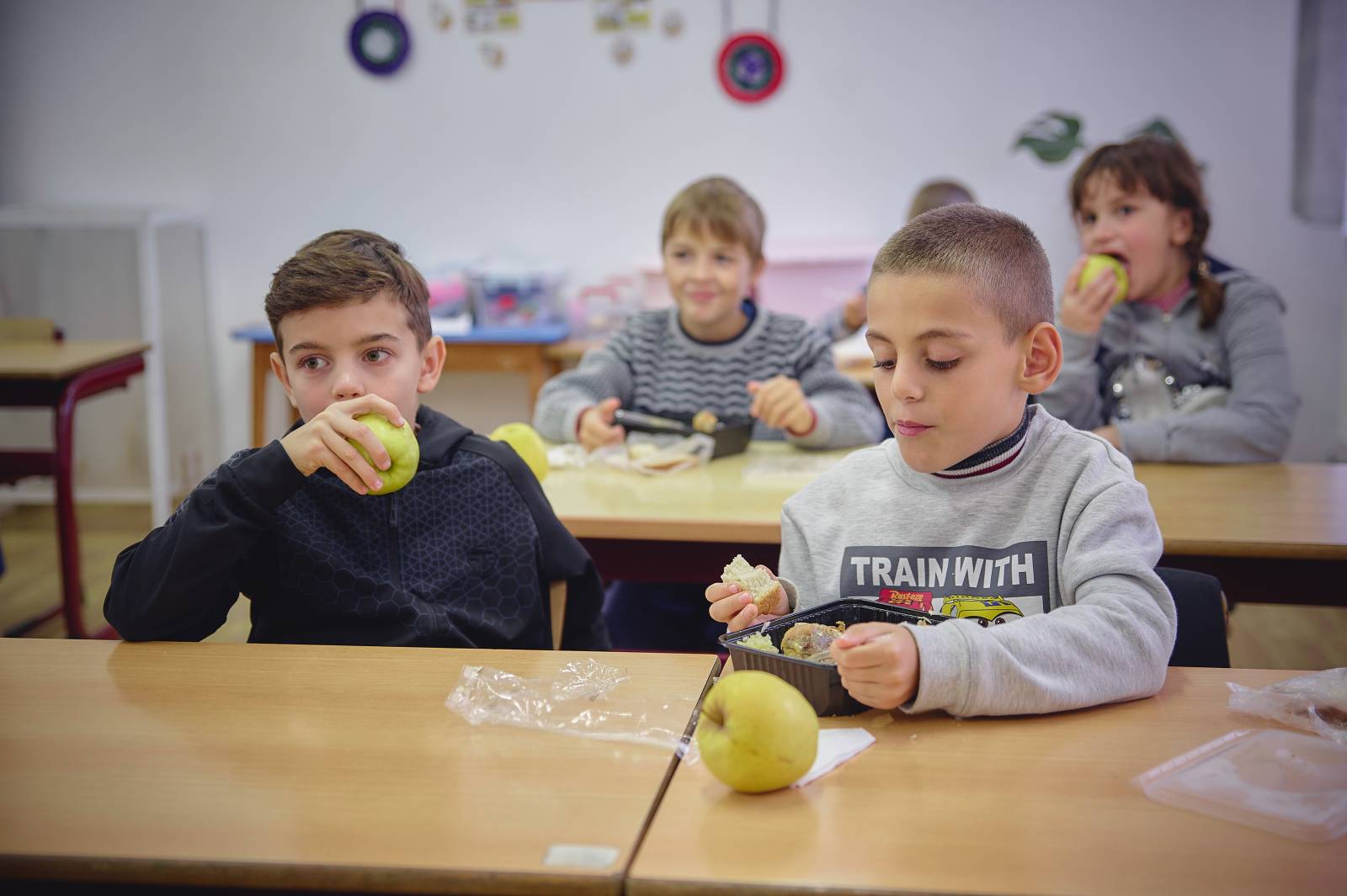 copiii scoala educatie mancare world vision