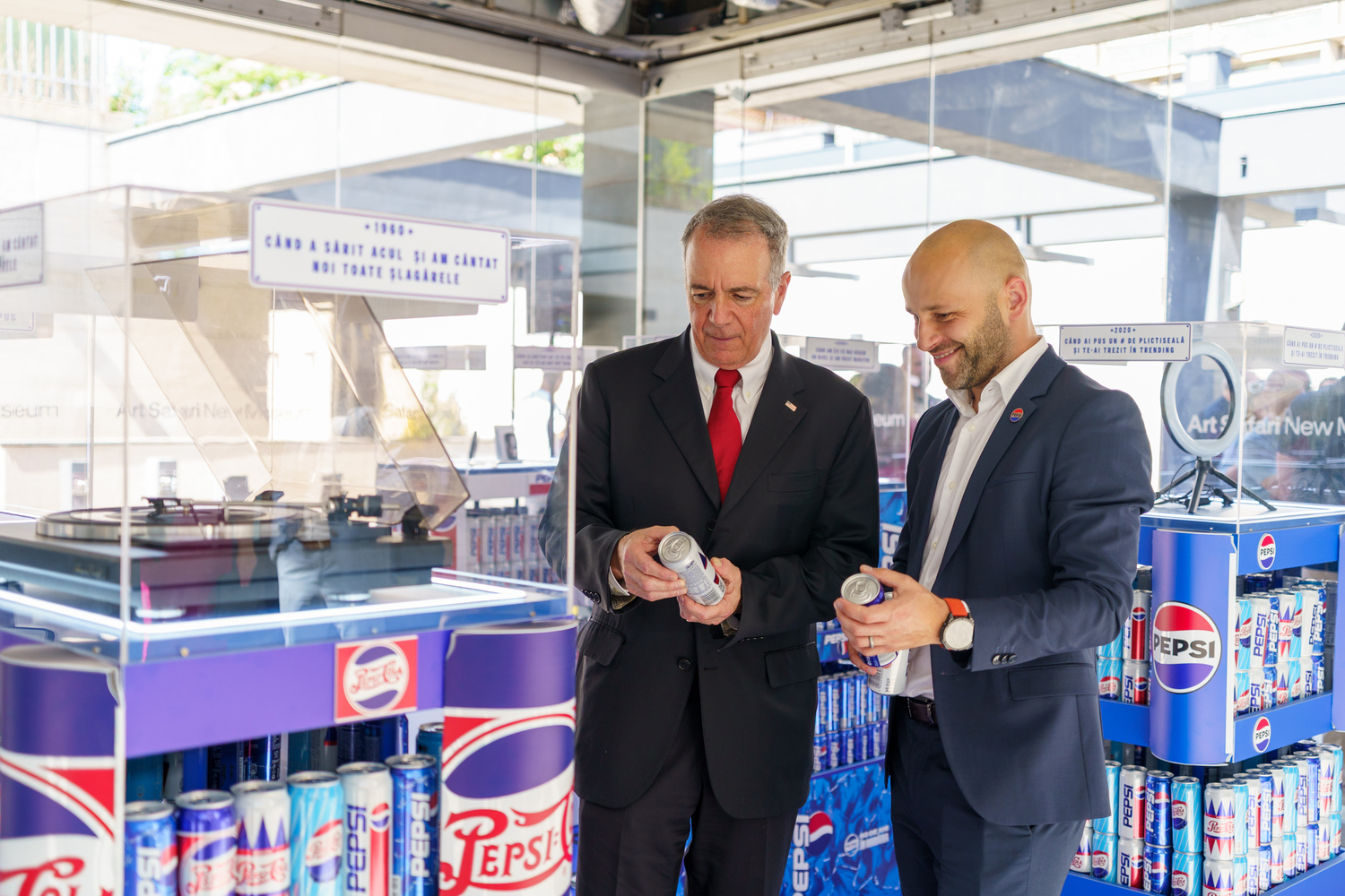 Pepsi aniversează 60 de ani în România printr-o expoziție deschisă la Art Safari 1 122946