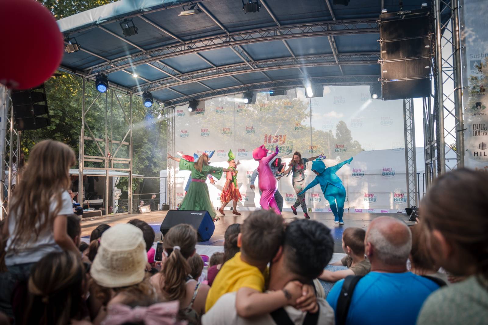 De 10 ani, copiii sărbătoresc cu părinții 1 Iunie – Zi liberă națională datorită Campaniei naționale realizată de Itsy Bitsy FM 1 1uniFEST powered by Itsy Bitsy 1