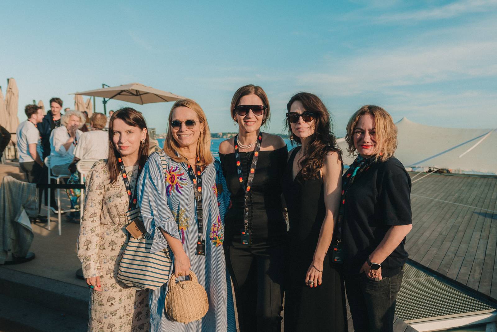 Jidvei revine la Festivalul de Film de la Cannes în calitate de vin oficial al României 8 9. Alexandra Tanasescu Andreea Esca Amalia Enache Alexandra TinjalaDalila Dulgheriu Festival CANNES 2026 Jidvei SPIRIT