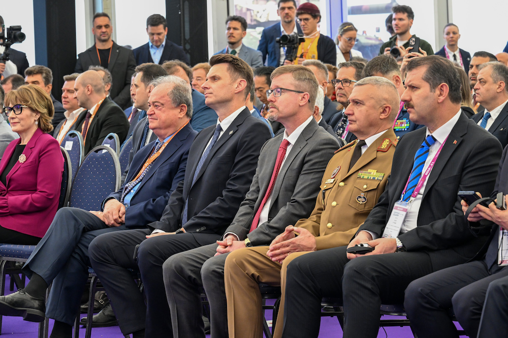Președinții Cehiei și Slovaciei au vizitat BSDA 2026 după Summitul B9 de la București 1 BSDA 2026 1