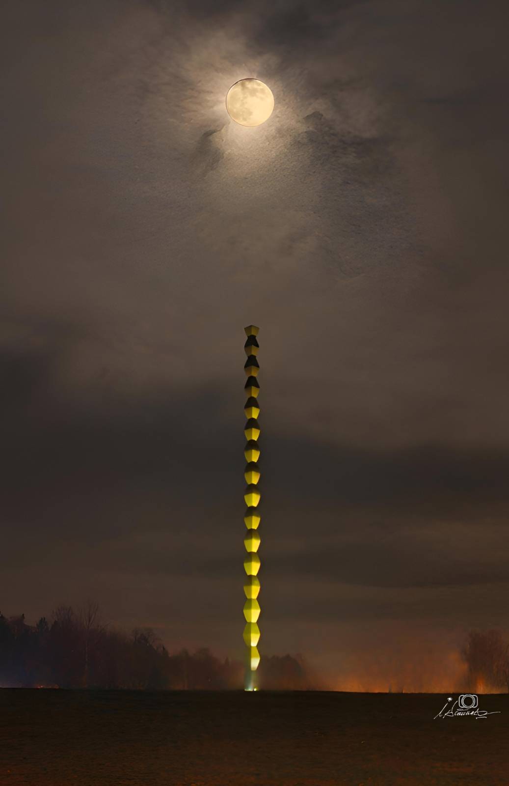 Ionel Scăunașu: Zoom pe Brâncuși 4 Coloana si full moon