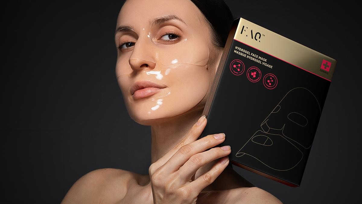 Cum să ai tenul hidratat în călătoriile de business și nu numai 3 Cover Image FAQ Hydrogel Face Mask32.jpg