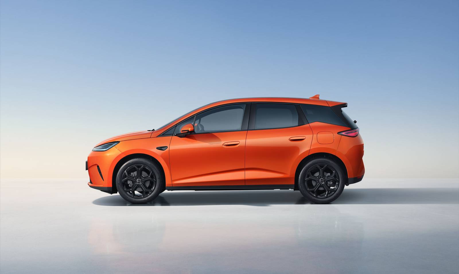 BYD lansează DOLPHIN G DM-i și revoluționează segmentul B din Europa 1 DOLPHIN G DM i 003
