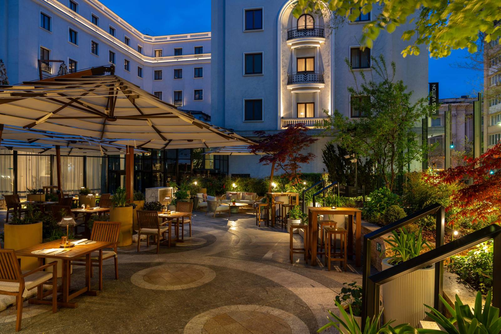 JORJ TERRACE BAR 11