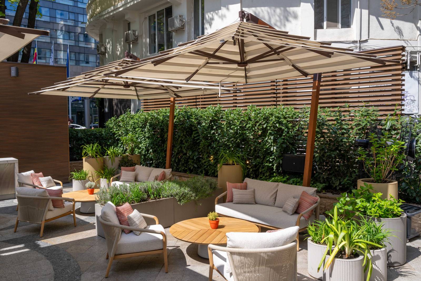 JORJ TERRACE BAR 5
