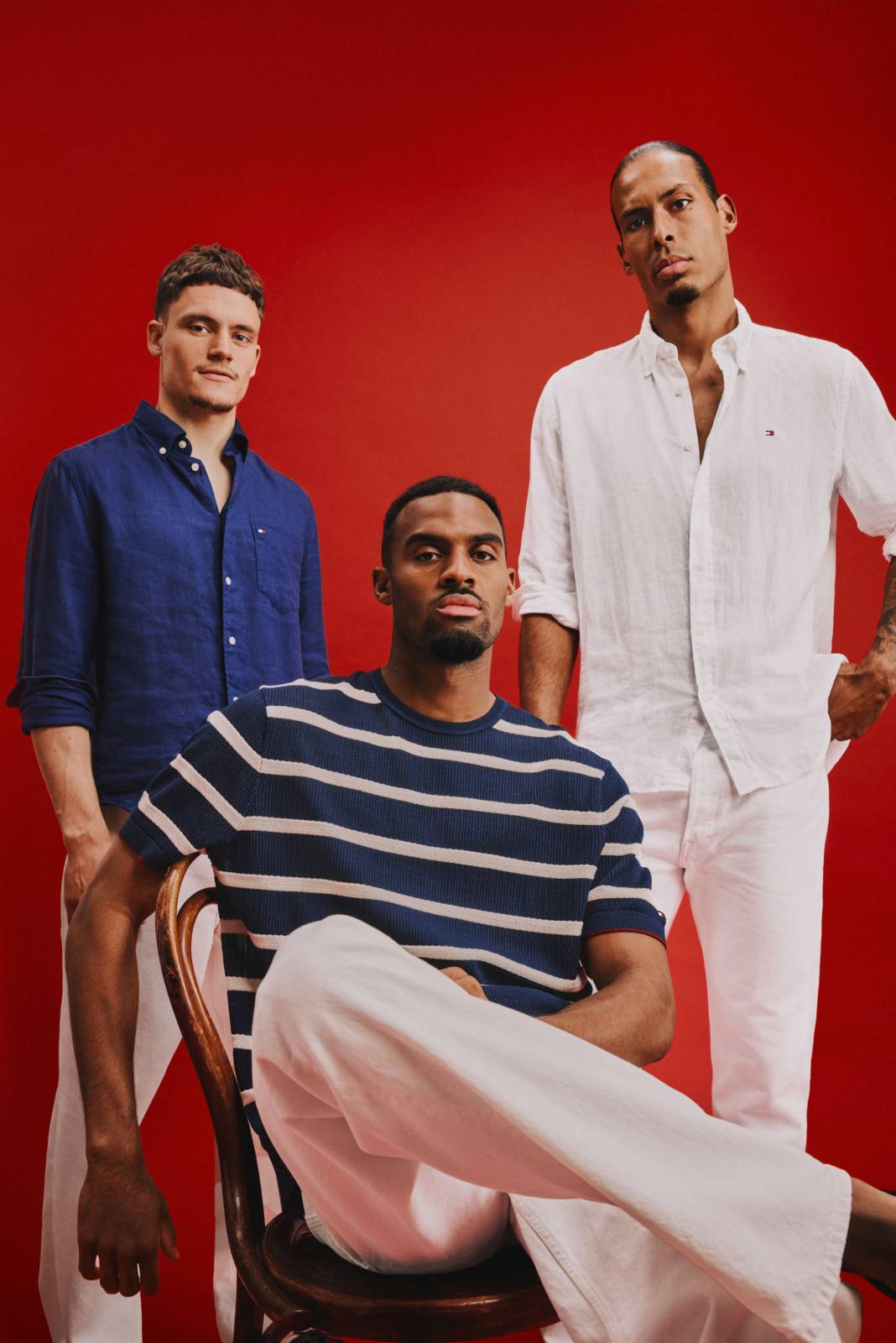Tommy Hilfiger și Liverpool FC aduc stilul prep într-o vară emblematică a fotbalului 1 Tommy Hilfiger și Liverpool FC aduc stilul prep într-o vară emblematică a fotbalului