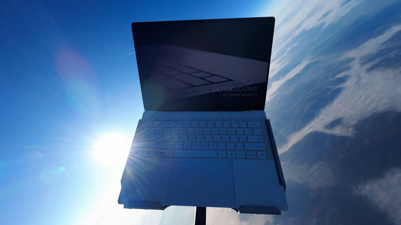 ASUS a trimis un ExpertBook Ultra dincolo de altitudinea Everestului pentru a testa durabilitatea laptopului 2