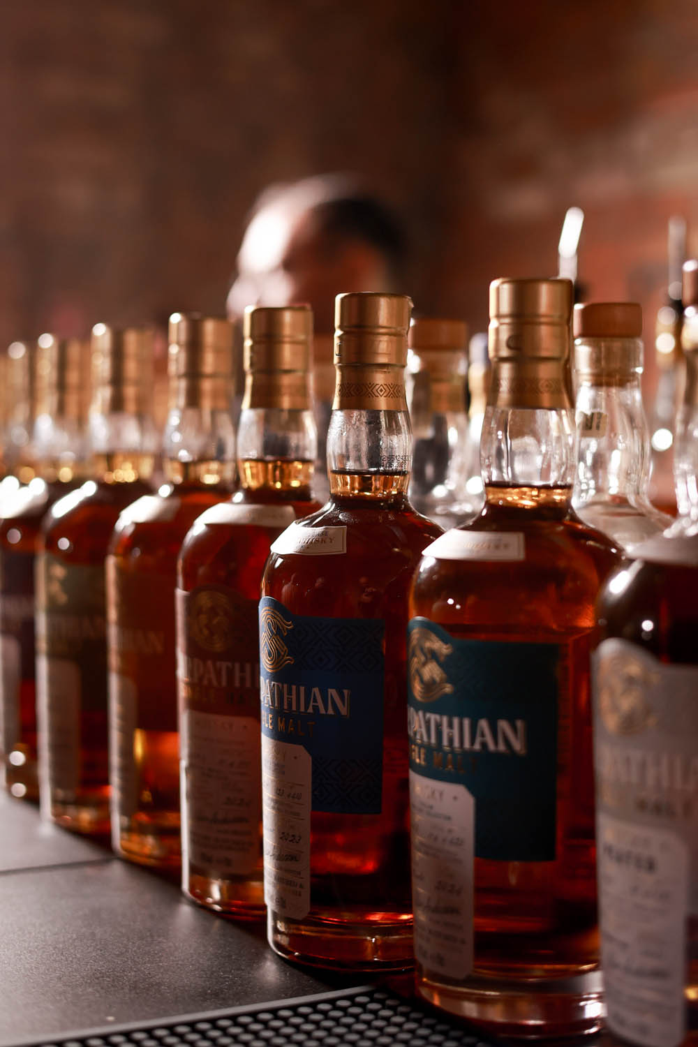 Alexandrion Group face o nouă investiţie în dezvoltarea categoriei single malt din România prin lansarea Single Malt Community 1 Alexandrion Single Malt Community 2