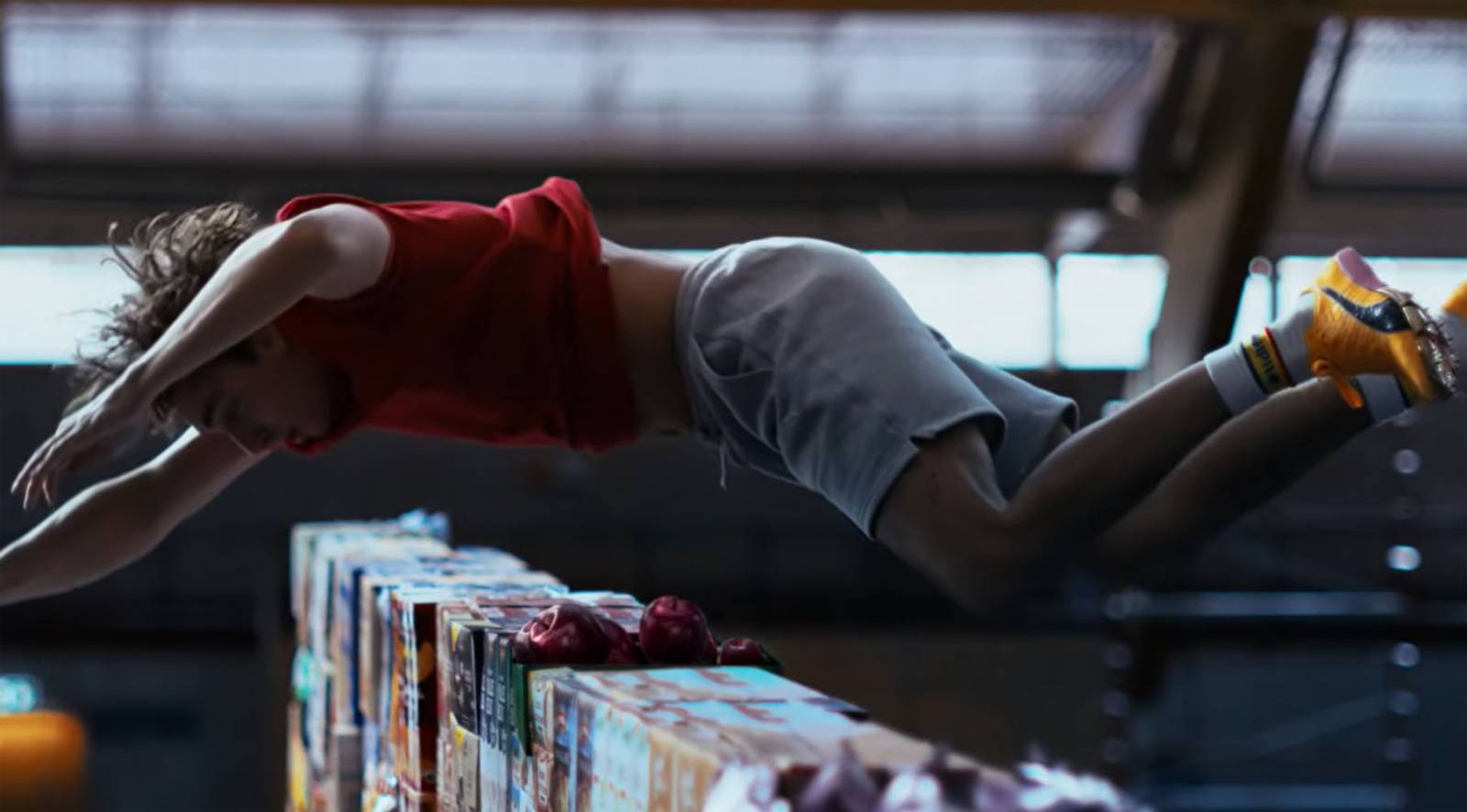 Armand Duplantis a sărut peste un zid de 5.5 metri, de produse Lidl 3 Armand Duplantis - Lidl