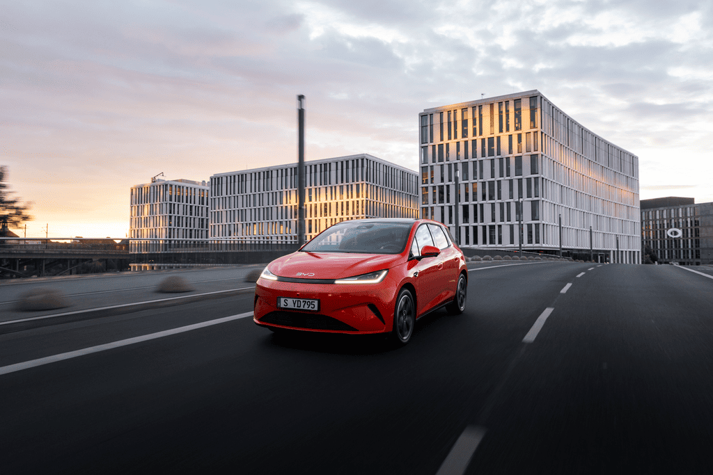 BYD a lansat modelul Dolphin G DM-i 3 Dolphin G DM i 2