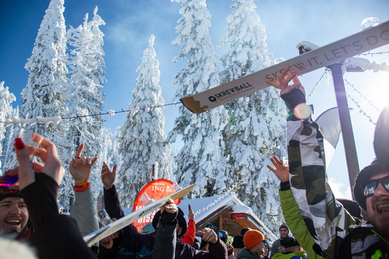 Mediascope a implementat pentru Skrewball platforma de activare „Après Skrew” în principalele locații après-ski din România 2 Mediascope a implementat pentru Skrewball platforma de activare „Après Skrew”