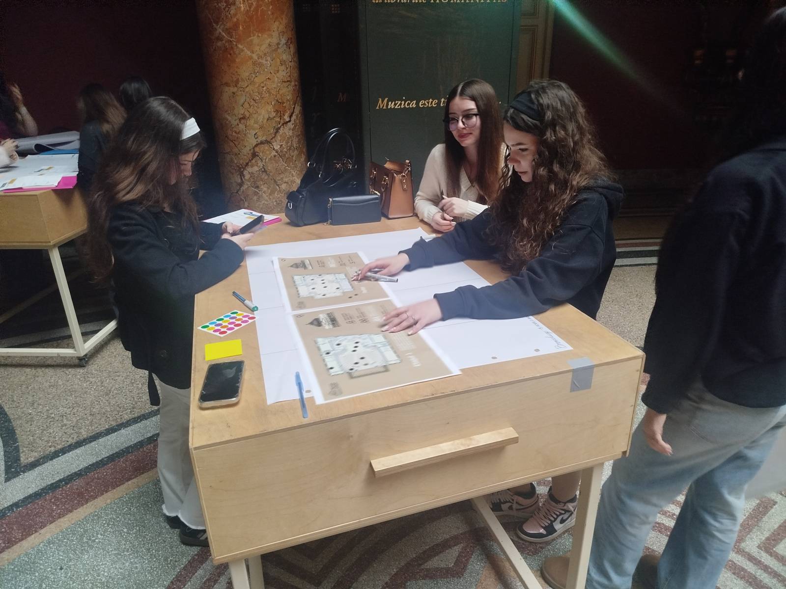 Tineri ambasadori ai Ateneului Român 3 Tineri ambasadori ai Ateneului Român