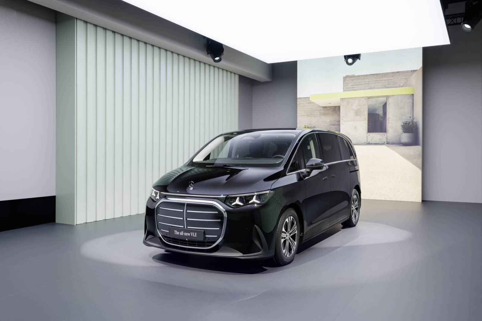 A fost lansat noul Mercedes-Benz VLE electric. Limuzină și MPV într-o singură mașină 2 Mercedes Benz Vans VLE